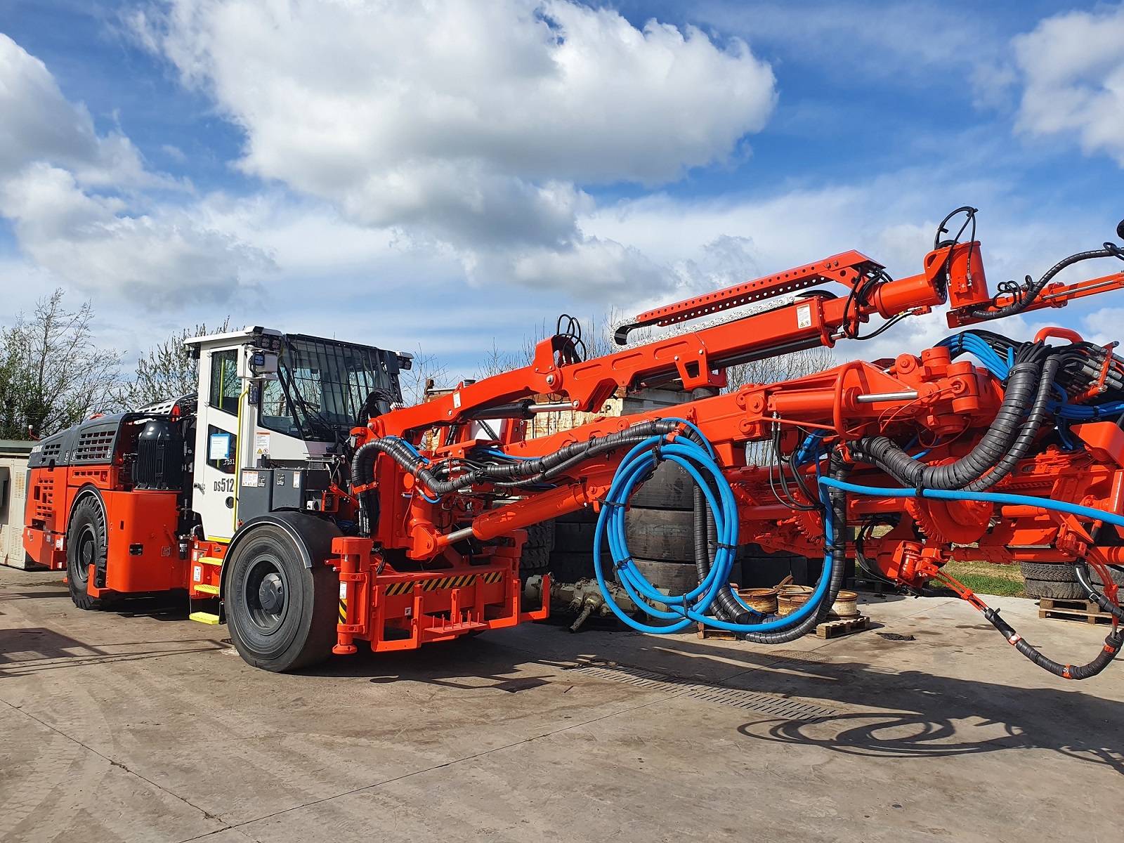 Sandvik Ds512i Bolter Zero Hours Available Immediately Qme Global Mining And Tunnelling